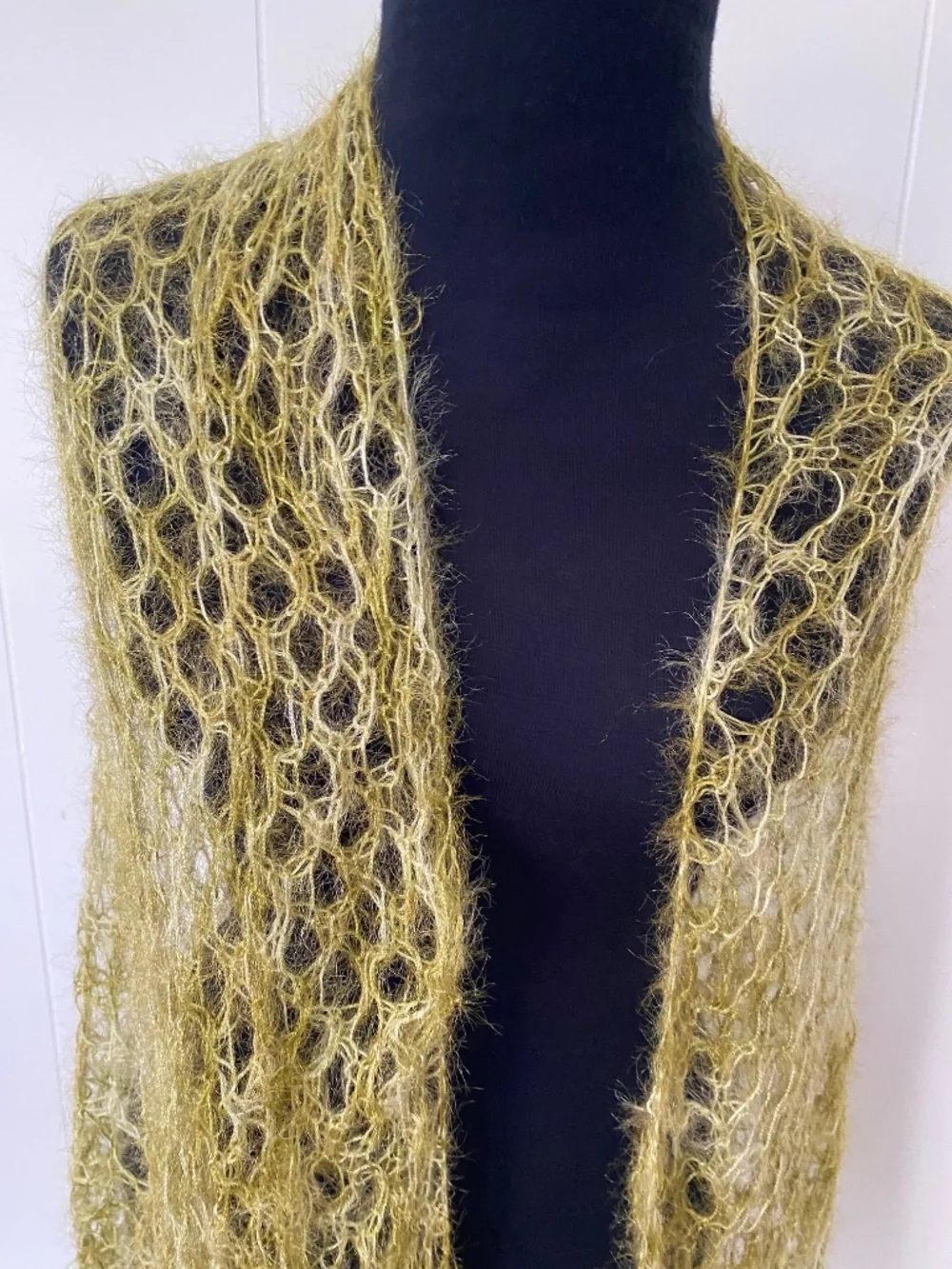 Wonderful Hand Knit Shawl - Picture 4 of 10